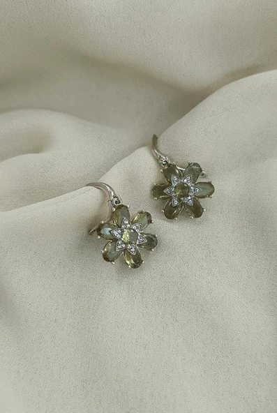 Küpe Zultanit Çiçek 925 Ayar Gümüş Renk Değiştiren Sultanit Sallanır Küpe ürün görseli