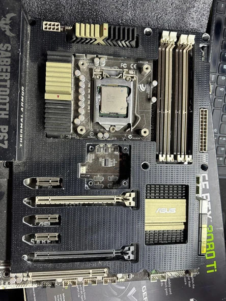 ASUS Sabertooth P67 B3 revizyon Motherboard ATX LGA1155 Socket P67 USB 3.0, FireWire Gigabit Ethernet Audio HD (8 kanal) ürün görseli 1