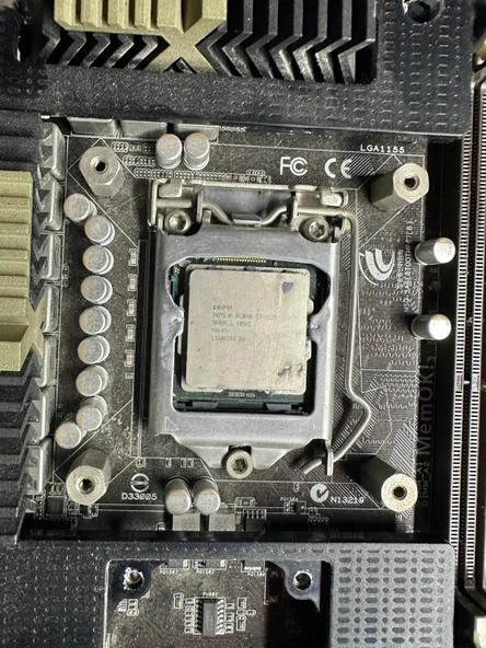 ASUS Sabertooth P67 B3 revizyon Motherboard ATX LGA1155 Socket P67 USB 3.0, FireWire Gigabit Ethernet Audio HD (8 kanal) - Resim 2