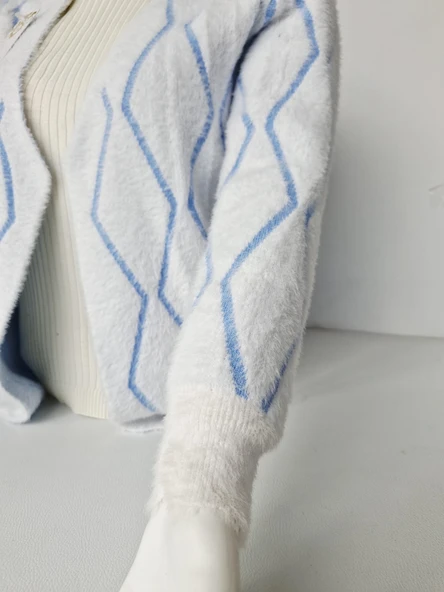 Kadın Yumuşak Dokulu Desenli Triko Hırka  Ceket - Resim 2