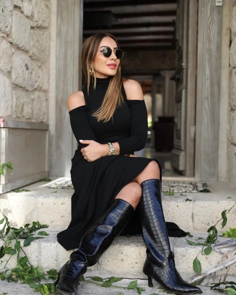 MDB Kadın Balıkçı Yaka Omuzlardan Açık Uzun Kollu Janjan Krep Elbise - Resim 2