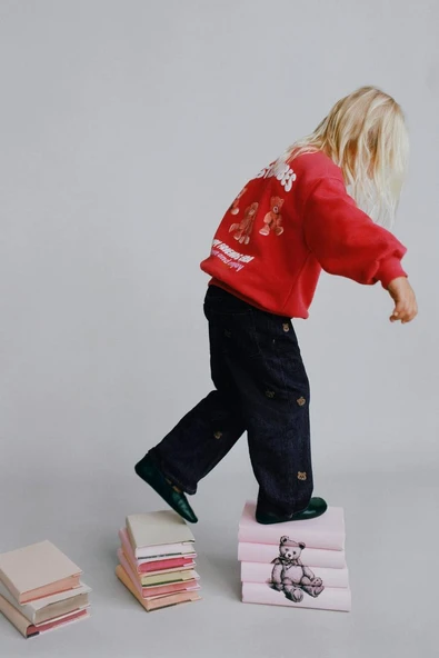 Ayarlanabilir Bel Detaylı Çocuk Denim Pantolon – Nakışlı Boru Paça - Resim 4