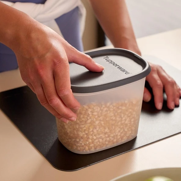 Tek Dokunuş Kare Küçük Buzdolabı Saklama Kabı Cosmos 810 ml ürün görseli 1