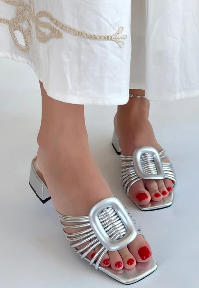 Anca Gümüş Rugan Topuklu Terlik - Resim 7