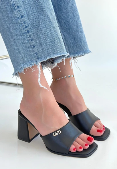 Miyon Siyah Cilt Topuklu Terlik - Resim 2