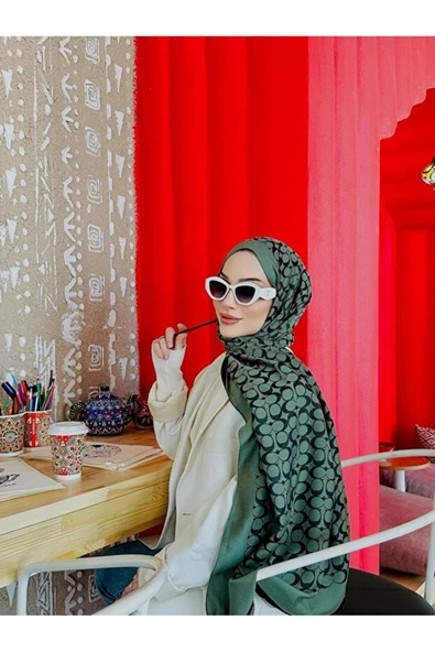 Coach Desen İpek Kaşmir Çift Taraflı Şal ürün görseli