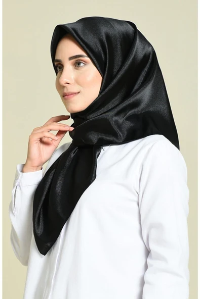 Kadın Siyah Düz Renk Kristal Eşarp ürün görseli