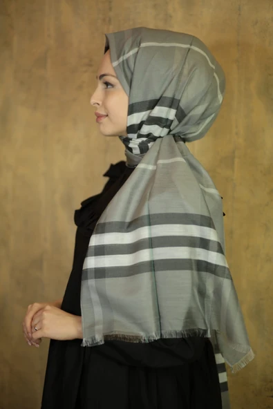 Uzun Ipek Ekose Desenli Şal ürün görseli