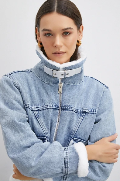 Beyaz Kemer Detaylı Kürklü Kot Mont Mavi - Resim 5