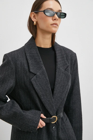 Çizgi Detaylı Kemerli Kaşe Ceket Siyah ürün görseli 1