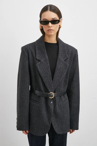 Çizgi Detaylı Kemerli Kaşe Ceket Siyah - Resim 4