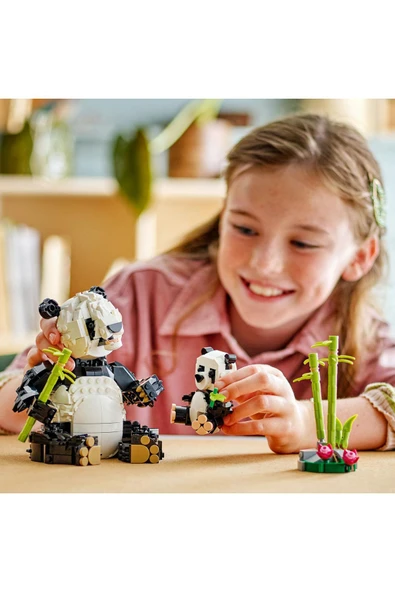 LEGO ®Creator 3’ü 1 Arada Vahşi Hayvanlar: Panda Ailesi 31165 - 8 Yaş ve Üzeri  Yapım Seti (626Parça) - Resim 9