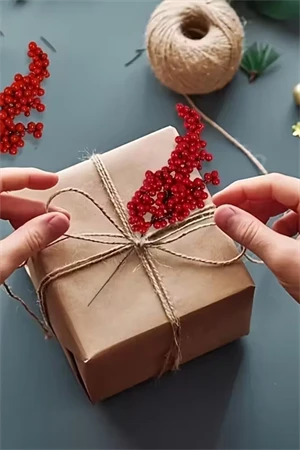 2 Adet Şık Kırmızı Yapay Meyve Dalları – 22 cm (8.66”) | Noel Ağacı Süsü, DIY El Sanatları, Düğün & Ev Dekorasyonu, Tatil Parti Malzemeleri - Resim 4