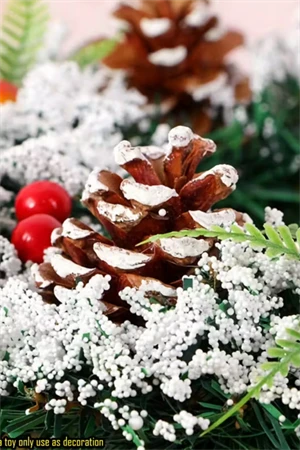 El Yapımı Noel Çelengi – Suni Kar Efekti, Çam Kozalakları ve Kırmızı Yemiş Detaylı | İç & Dış Mekan Uyumlu Şenlikli Yılbaşı Kapı ve Ev Dekoru | Elektriksiz, Plastik, Tüysüz Tasarım (1 Adet) - Resim 6