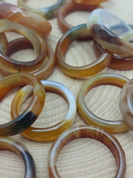 Akik Taşı Yüzük – Karamel Alacalı – Faset Kesim – 6mm Kalınlık  (59912) - Resim 2