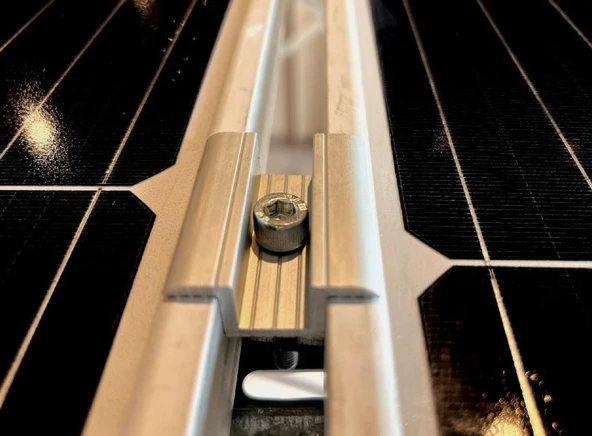 Güneş Paneli Orta Tutucu - Resim 3