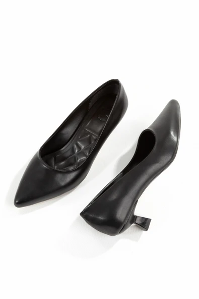 Siyah Mat Alçak Kısa Fındık Topuklu Stiletto Abiye Ayakkabı MiniKandy ürün görseli