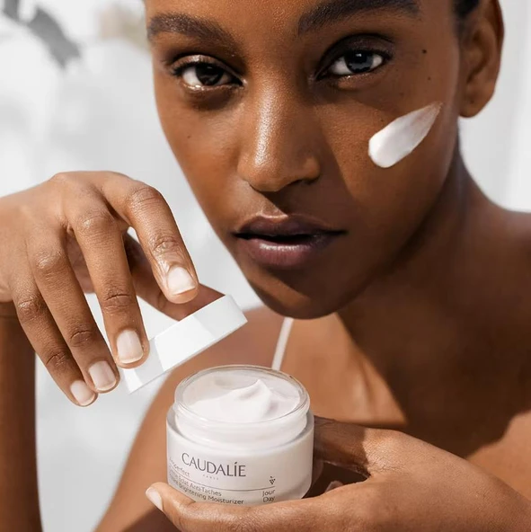 Caudalie Vinoperfect Dark Spot Leke Karşıtı Gündüz Bakım Kremi 50 ml - Resim 3