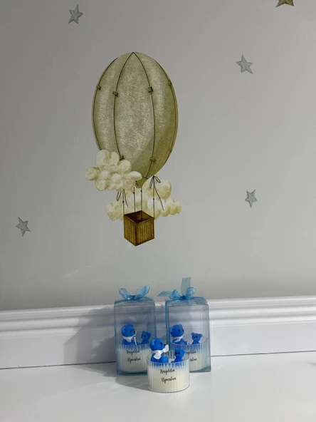 Yeni Doğan Erkek Bebek Doğum Tebrik Hediyesi Şeffaf Asetatlı Kutuda Sevimli Ayıcık Tasarım Mum ürün görseli