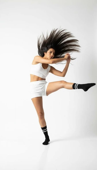 Kadın 2’li Tenis Çorabı – Siyah Beyaz Çizgili Spor Çorap – Nefes Alabilir Rahat Konçlu - Resim 2