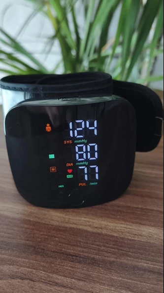 Mayf Türkçe Konuşan Bilek Tansiyon Aleti Tam Otomatik Tansiyon ve Nabız Ölçme Şarjlı Dijital Sesli  – Akıllı LCD Ekranlı, Hassas Ölçüm, Ev Tipi Cihaz ürün görseli 1