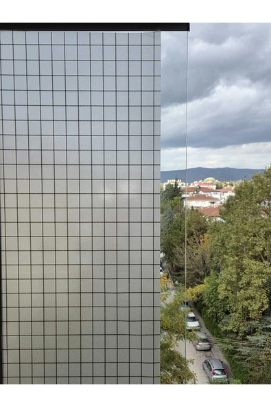 Statik Cam Filmi Kare Desenli Folyo – Duşa Kabin, Pencere ve Ofis Dekorasyon Kaplaması ürün görseli