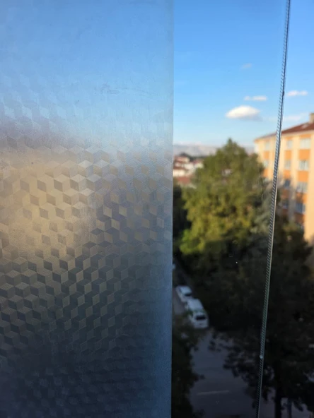 Dekoratif Şeffaf Cam Folyosu | Kendinden Yapışkanlı – Buzlu Cam Görünüm ürün görseli