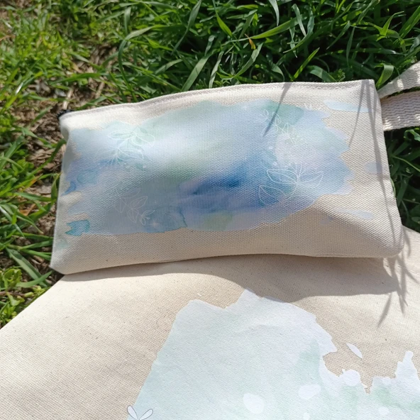 Utterly Good Mavi Çiçekli Bez Çanta Seti  Roller Kalem Hediyeli  Bez Çanta  Bez Kalemlik  Bez Cüzdan - Resim 3