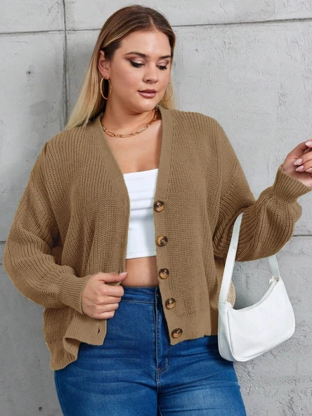 Kadın Beş Düğme Büyük Beden Triko Hırka ürün görseli