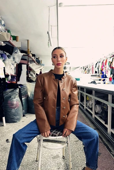 Kahverengi Önü Düğme Kapamalı Deri Ceket ürün görseli