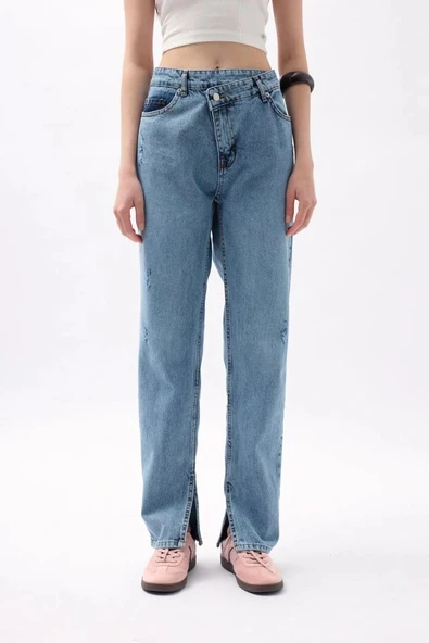 Asimetrik Bel Paça Yırtmaçlı Jean - Resim 3