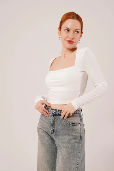 Kare Yaka Basic Beyaz Bluz - Resim 4