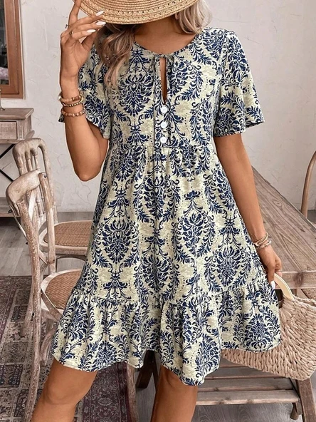 Kadın Kısa Kollu Yakadan Bağcıklı Desenli Fırfırlı Süprem Elbise - Resim 3