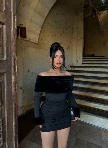 YAKASI KÜRKLÜ BÜZGÜLÜ ELBİSE - Resim 2