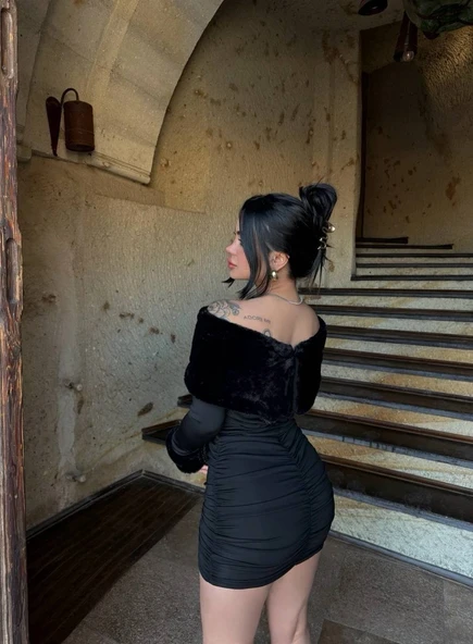 YAKASI KÜRKLÜ BÜZGÜLÜ ELBİSE - Resim 3