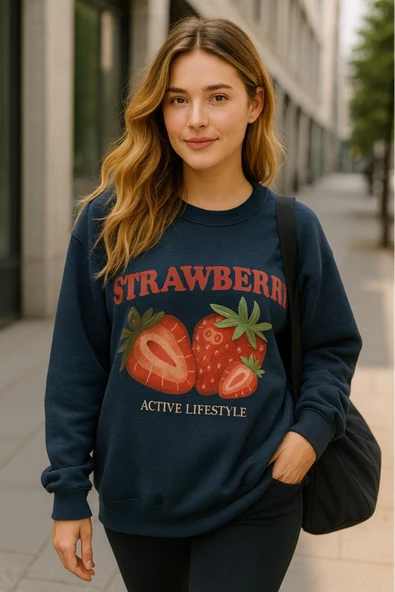 KOZİA OUTDOORS strawberry baskılı oversize kadın sweaşhirt - Resim 2