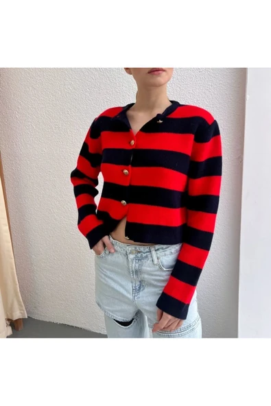 myfok Kadın Kırmızı Şeritli Bisiklet Yaka Gold Düğmeli Crop Triko Hırka - Resim 3