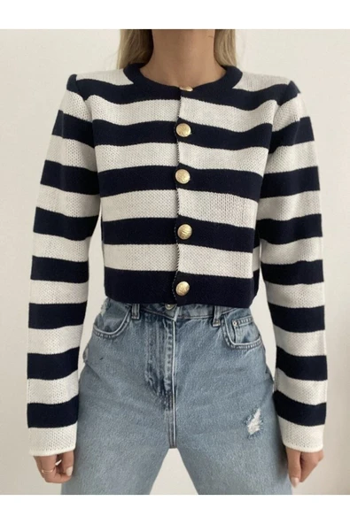 MaLkoç Bey Siyah Beyaz Şeritli Kısa Hırka ürün görseli