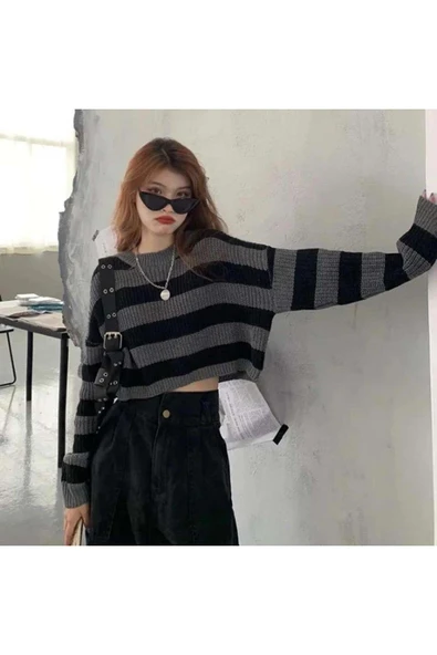 The Red Kadın Selanik Örgü Crop Çizgili Kazak ürün görseli