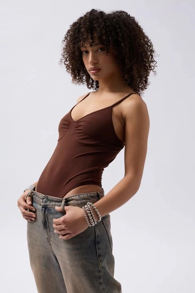 Önü Büzgülü Askılı Bodysuit - Resim 4