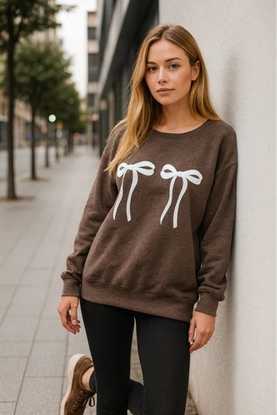 KOZİA OUTDOORS kurdela baskılı kadın bisiklet yaka basic swaetşhirt ürün görseli