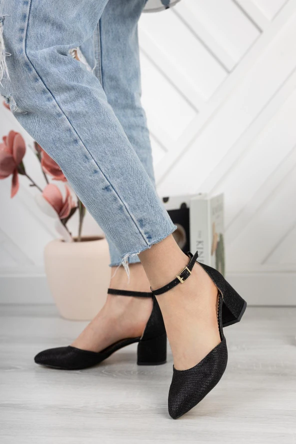 MERVE BAŞ Kadın Siyah Çupra Tek Bant Kalın Topuklu Klasik Ayakkabı