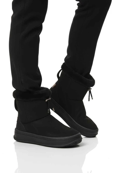 Ayakmod Siyah Kürklü Kaymaz Soğuğa Dirençli Kadın Bot 25003 Z ürün görseli