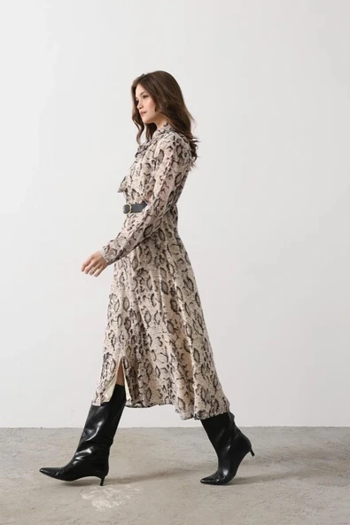 Yılan Desen Uzun Yaka Detaylı Elbise  Kremiyah - Resim 3