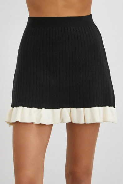 Düğmeli Eteği Fırfırlı Etekli Triko Takım Siyah - Resim 5