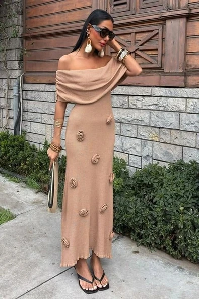 Eteği Gül Detay Madonna Yaka Elbise 2863 - Resim 7