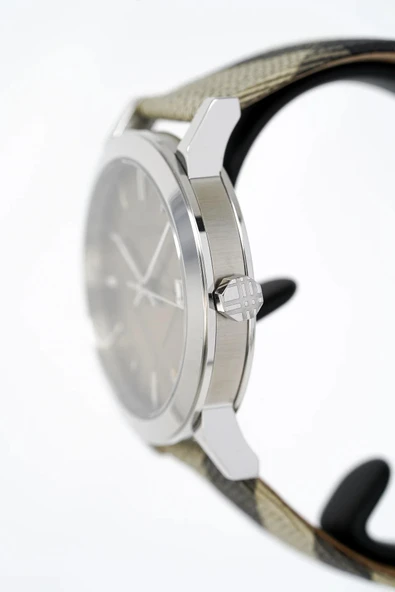 Burberry BU9023 Kadın Kol Saati - Resim 2