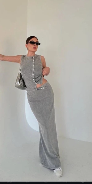 Uzun Etekli Önü Düğmeli Badi İkili Takım Gri ürün görseli