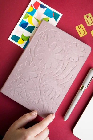 Victoria's Journals Velvet Süet Sert Kapak Defter A5(14.8x21 cm) 100gr 160 Sayfa Çizgili ürün görseli