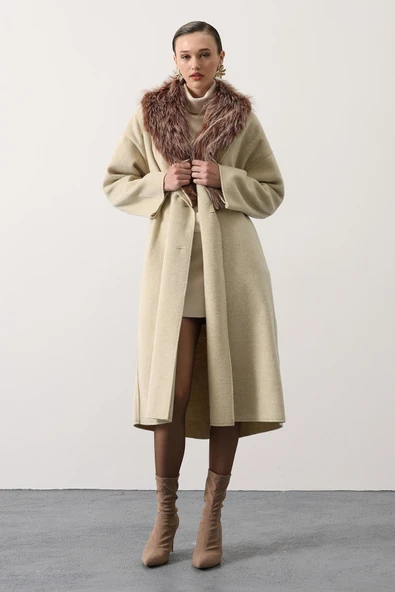 Kaşe Kaban Uzun Model Kürklü Yaka Detaylı - Resim 6